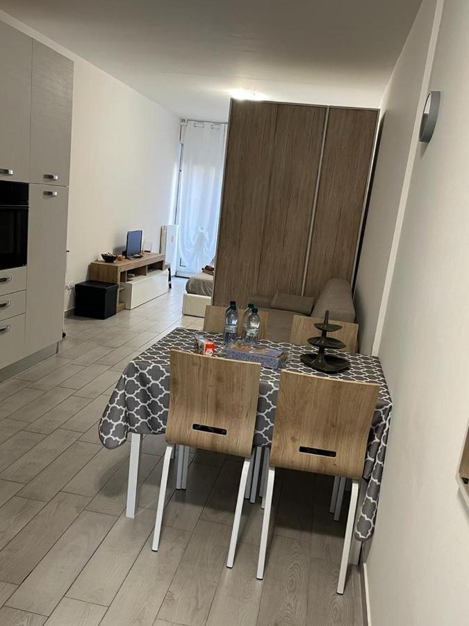 Einaudi Apartment Cologno Monzese Kültér fotó